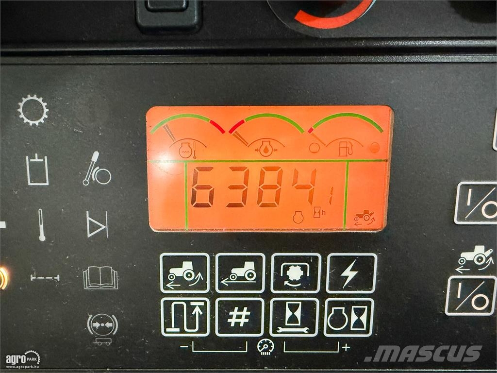 John Deere 8520 16/5 Powershift, ILS, 4 pár hidraulikakör, te Traktorok