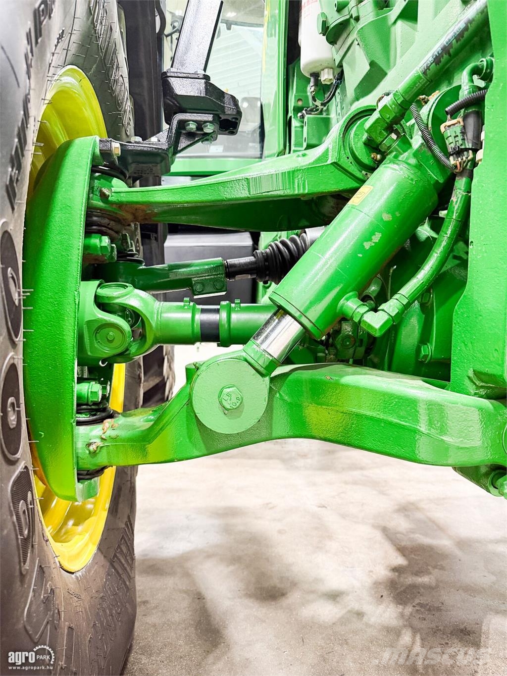 John Deere 8520 16/5 Powershift, ILS, 4 pár hidraulikakör, te Traktorok