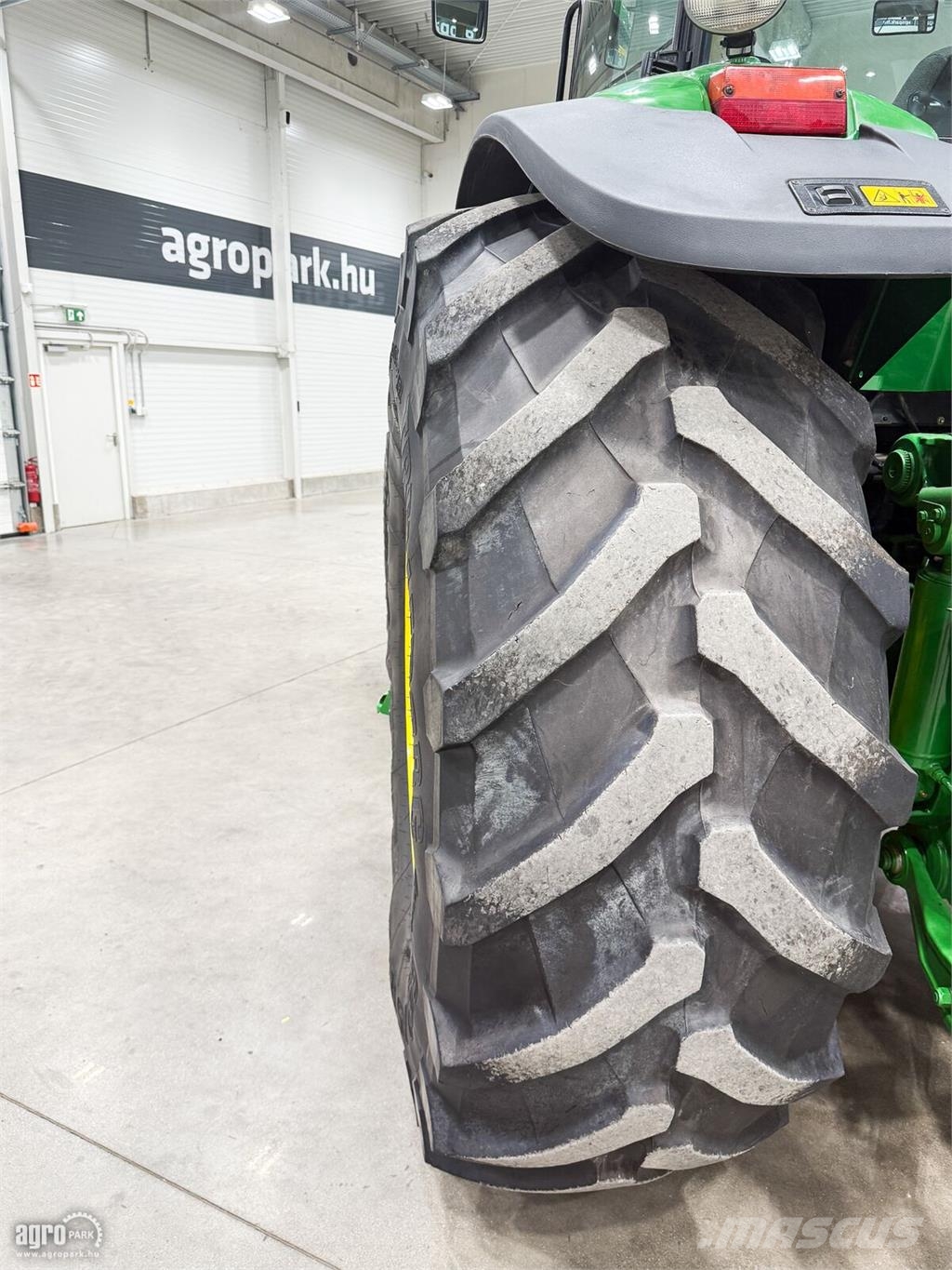 John Deere 8520 16/5 Powershift, ILS, 4 pár hidraulikakör, te Traktorok