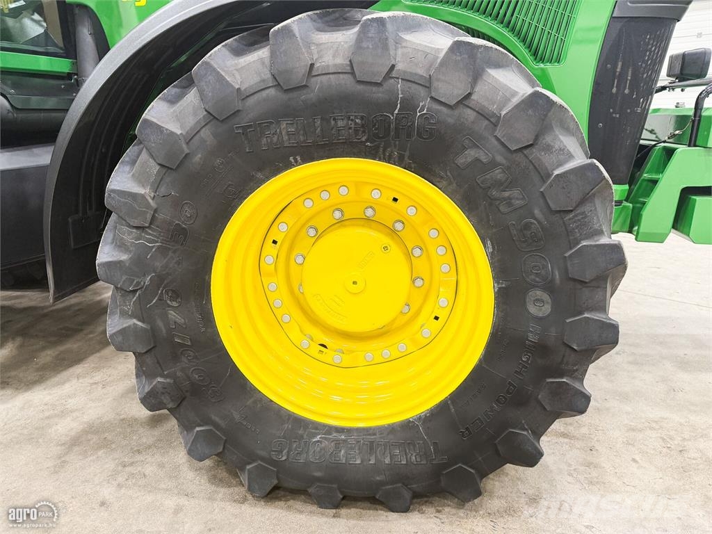 John Deere 8520 16/5 Powershift, ILS, 4 pár hidraulikakör, te Traktorok
