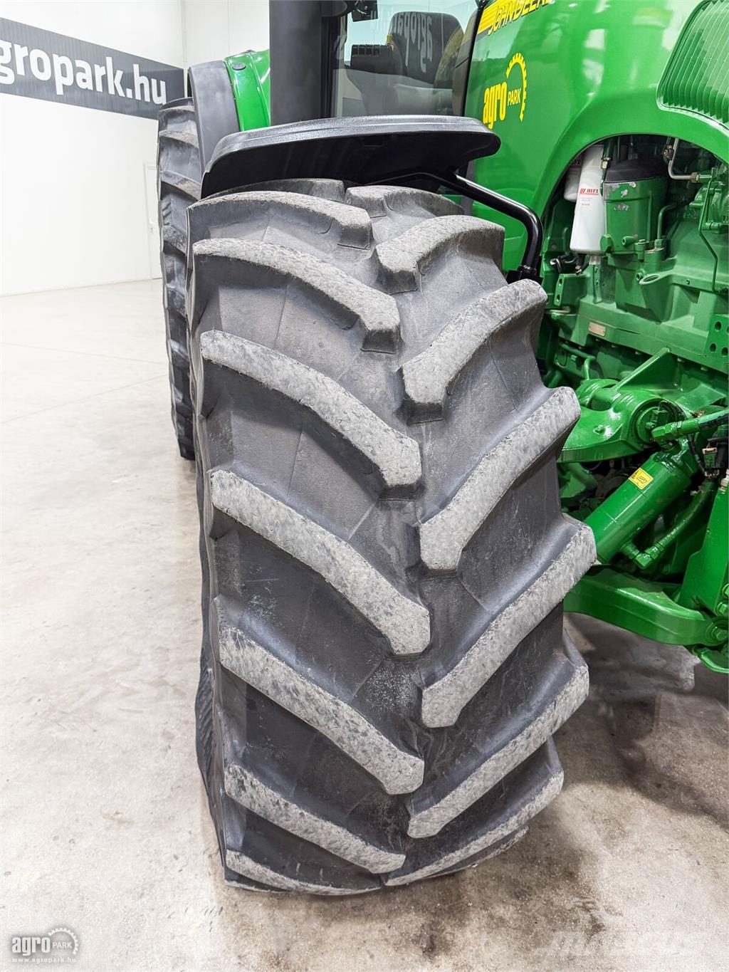 John Deere 8520 16/5 Powershift, ILS, 4 pár hidraulikakör, te Traktorok