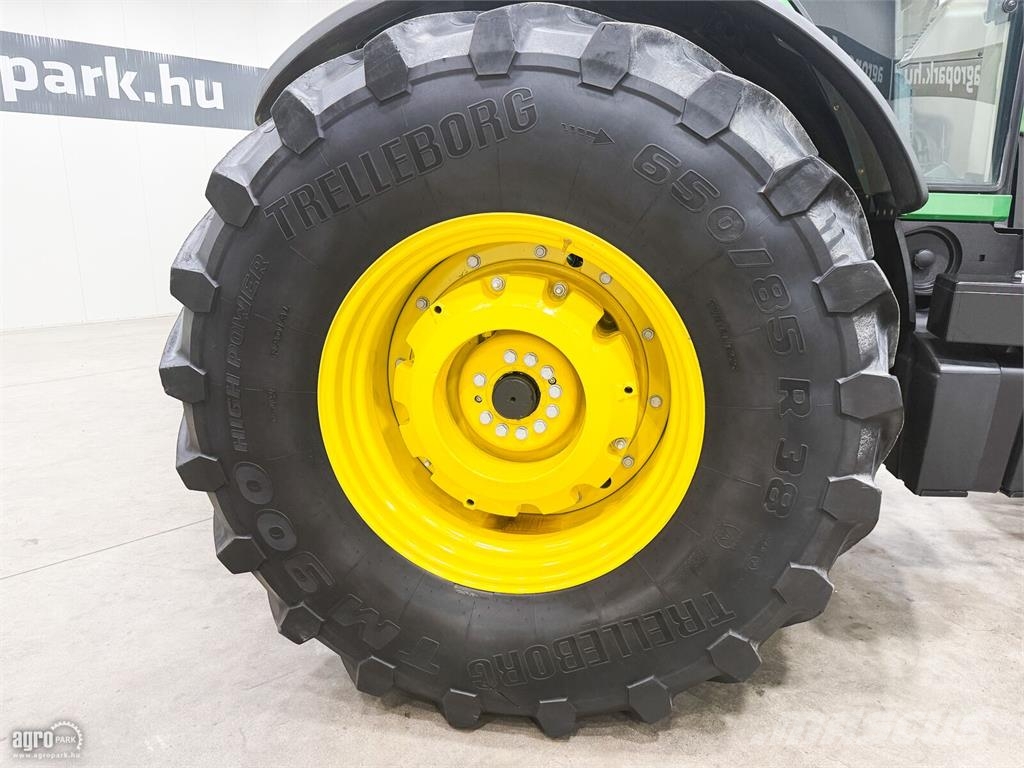 John Deere 8520 16/5 Powershift, ILS, 4 pár hidraulikakör, te Traktorok
