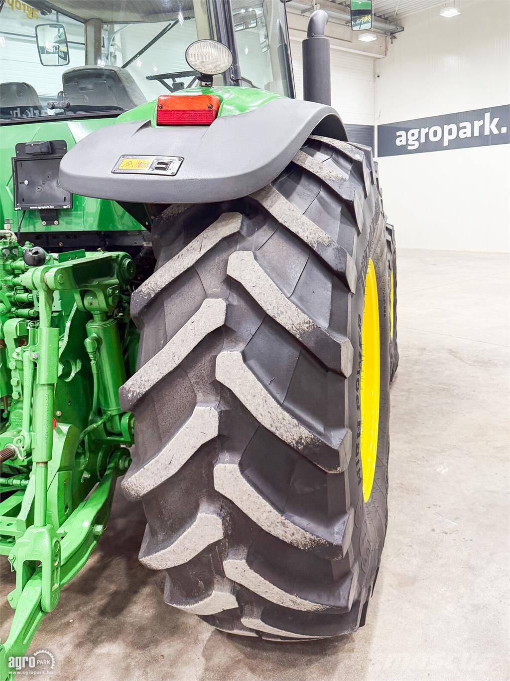 John Deere 8520 16/5 Powershift, ILS, 4 pár hidraulikakör, te Traktorok