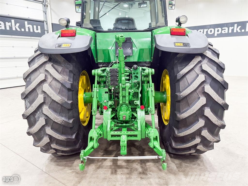 John Deere 8520 16/5 Powershift, ILS, 4 pár hidraulikakör, te Traktorok