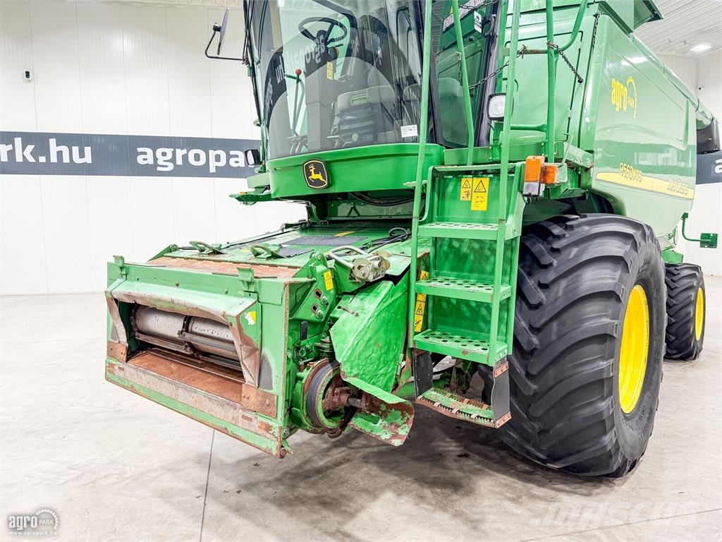John Deere 9560 WTS 5 ládás kombájn, 5,5 méteres 618R asztal  Mietitrebbiatrici