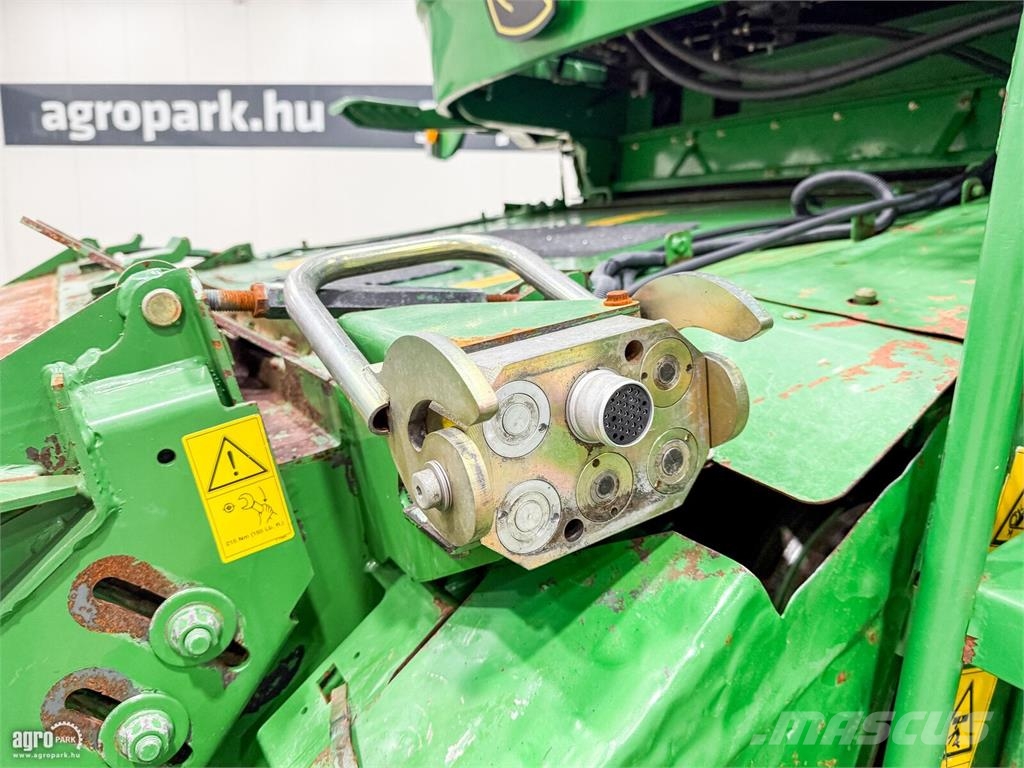 John Deere 9560 WTS 5 ládás kombájn, 5,5 méteres 618R asztal  Mietitrebbiatrici
