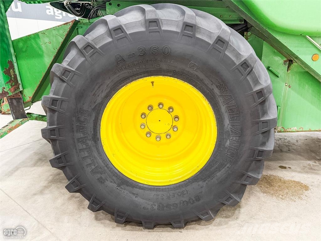 John Deere 9560 WTS 5 ládás kombájn, 5,5 méteres 618R asztal  Mietitrebbiatrici
