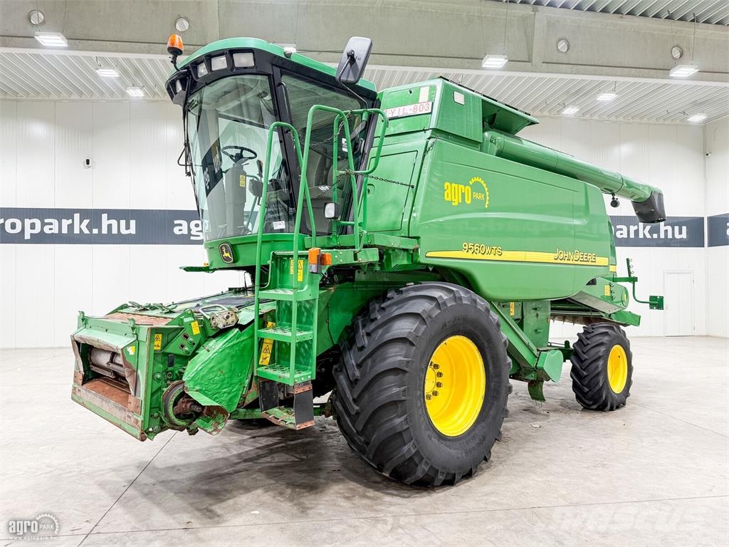 John Deere 9560 WTS 5 ládás kombájn, 5,5 méteres 618R asztal  Mietitrebbiatrici
