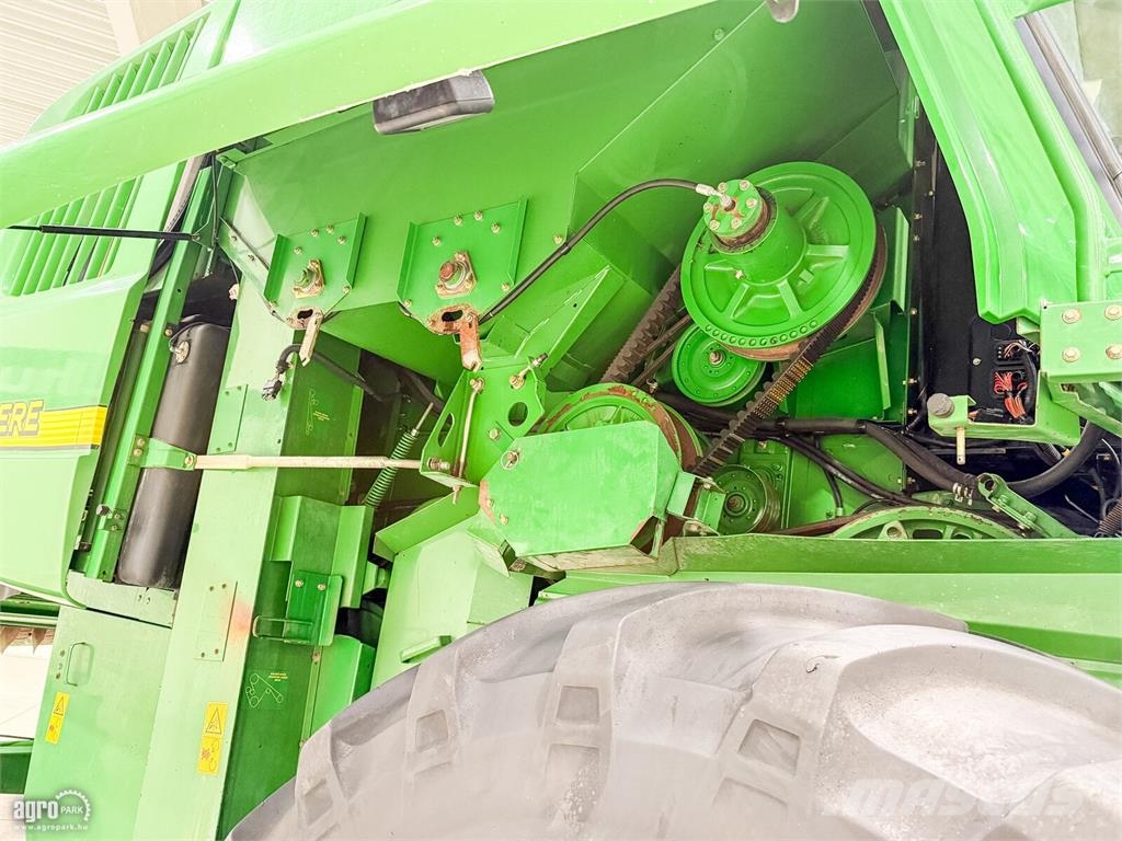 John Deere 9560 WTS 5 ládás kombájn, 5,5 méteres 618R asztal  Mietitrebbiatrici