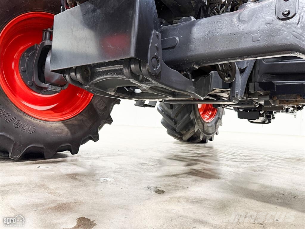 Kubota M7152 54/27 Powershift 50 km/h, rugózott híd, rugó الجرارات