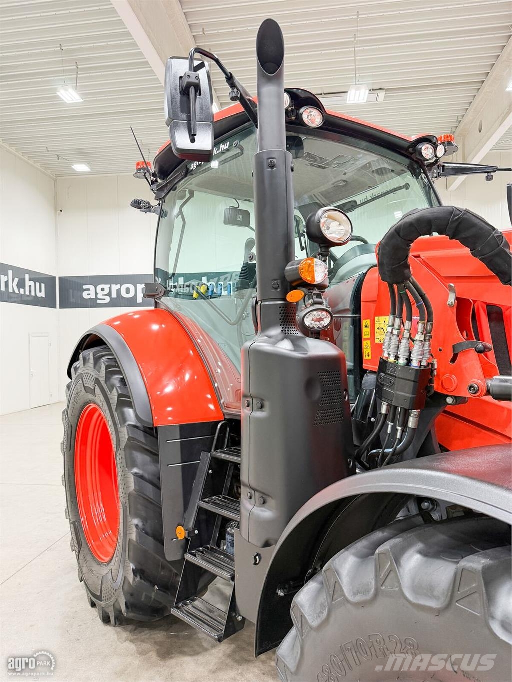 Kubota M7152 54/27 Powershift 50 km/h, rugózott híd, rugó الجرارات