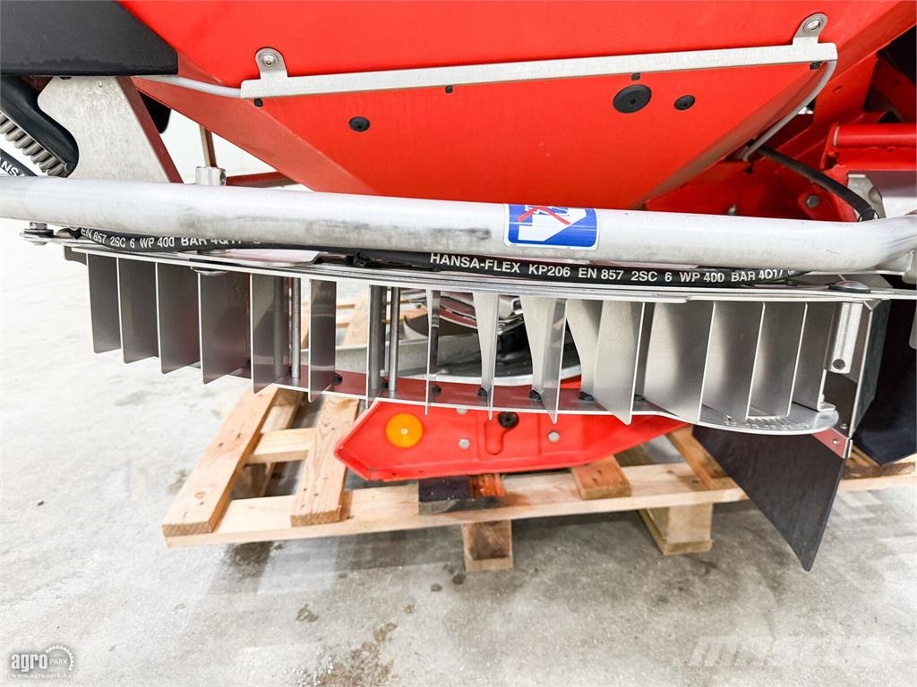 Kuhn Axis 40.2 M-EMC 3.200 literes műtrágyaszóró, EMC m Mineralgödselspridare
