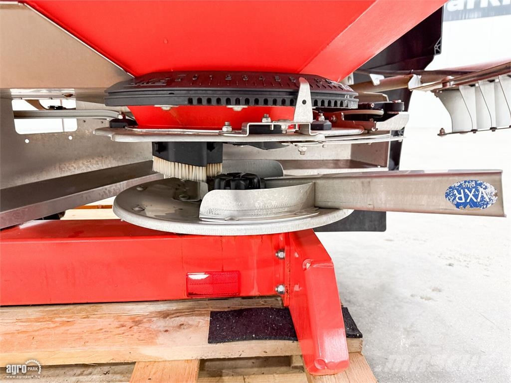 Kuhn Axis 40.2 M-EMC 3.200 literes műtrágyaszóró, EMC m Mineralgödselspridare