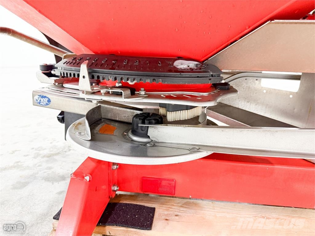 Kuhn Axis 40.2 M-EMC 3.200 literes műtrágyaszóró, EMC m Mineralgödselspridare
