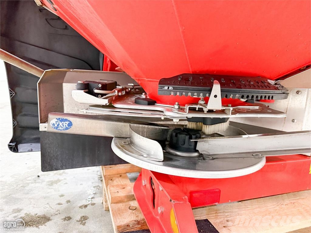Kuhn Axis 40.2 M-EMC 3.200 literes műtrágyaszóró, EMC m Mineralgödselspridare