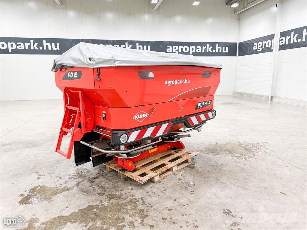 Kuhn Axis 40.2 M-EMC 3.200 literes műtrágyaszóró, EMC m Mineralgödselspridare