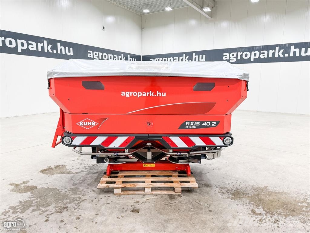 Kuhn Axis 40.2 M-EMC 3.200 literes műtrágyaszóró, EMC m Mineralgödselspridare