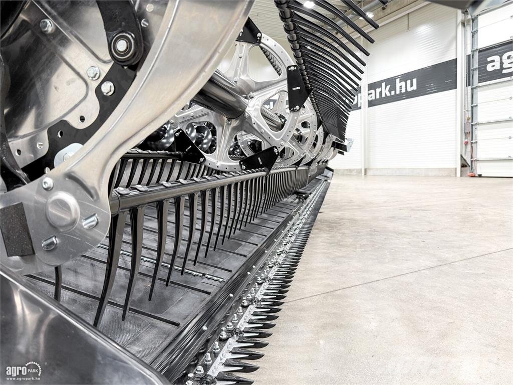 MacDon FD235 John Deere S770, S780, S785, S790 Combine harvester heads