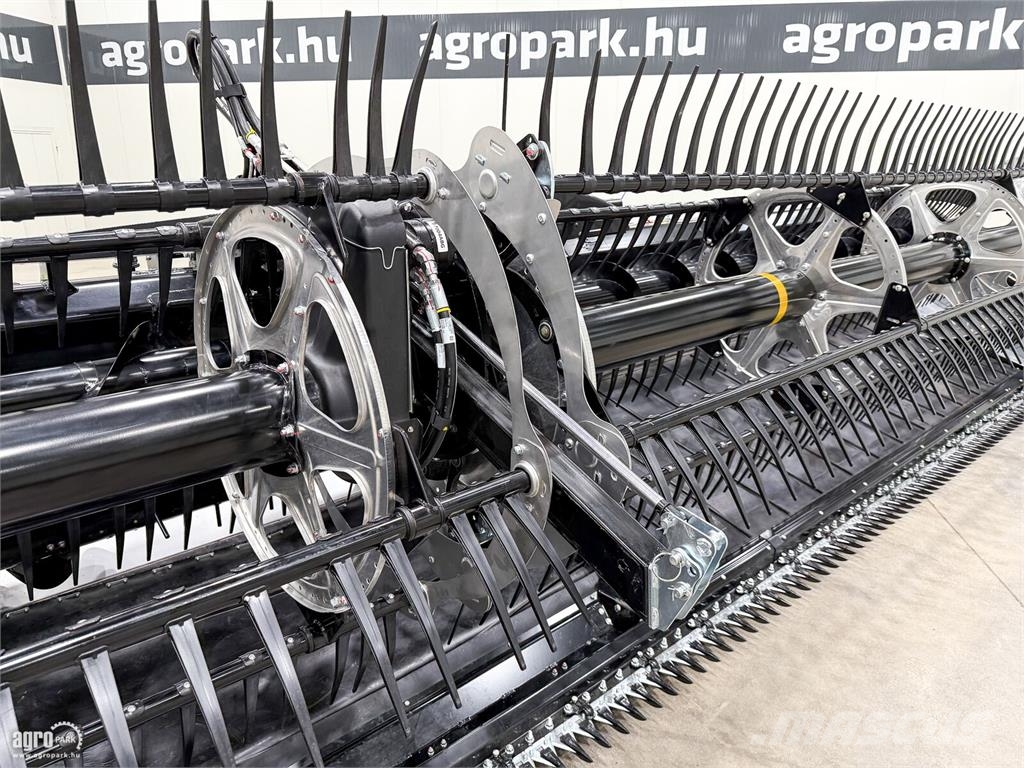 MacDon FD235 John Deere S770, S780, S785, S790 Combine harvester heads