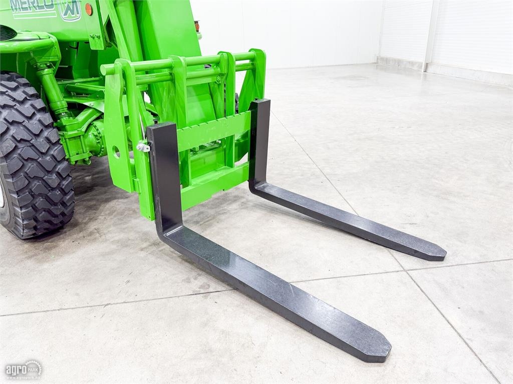Merlo P101.10 HM 10 méteres emelési magasság, 10.000 kg  Телескопични товарачи за селското стопанство