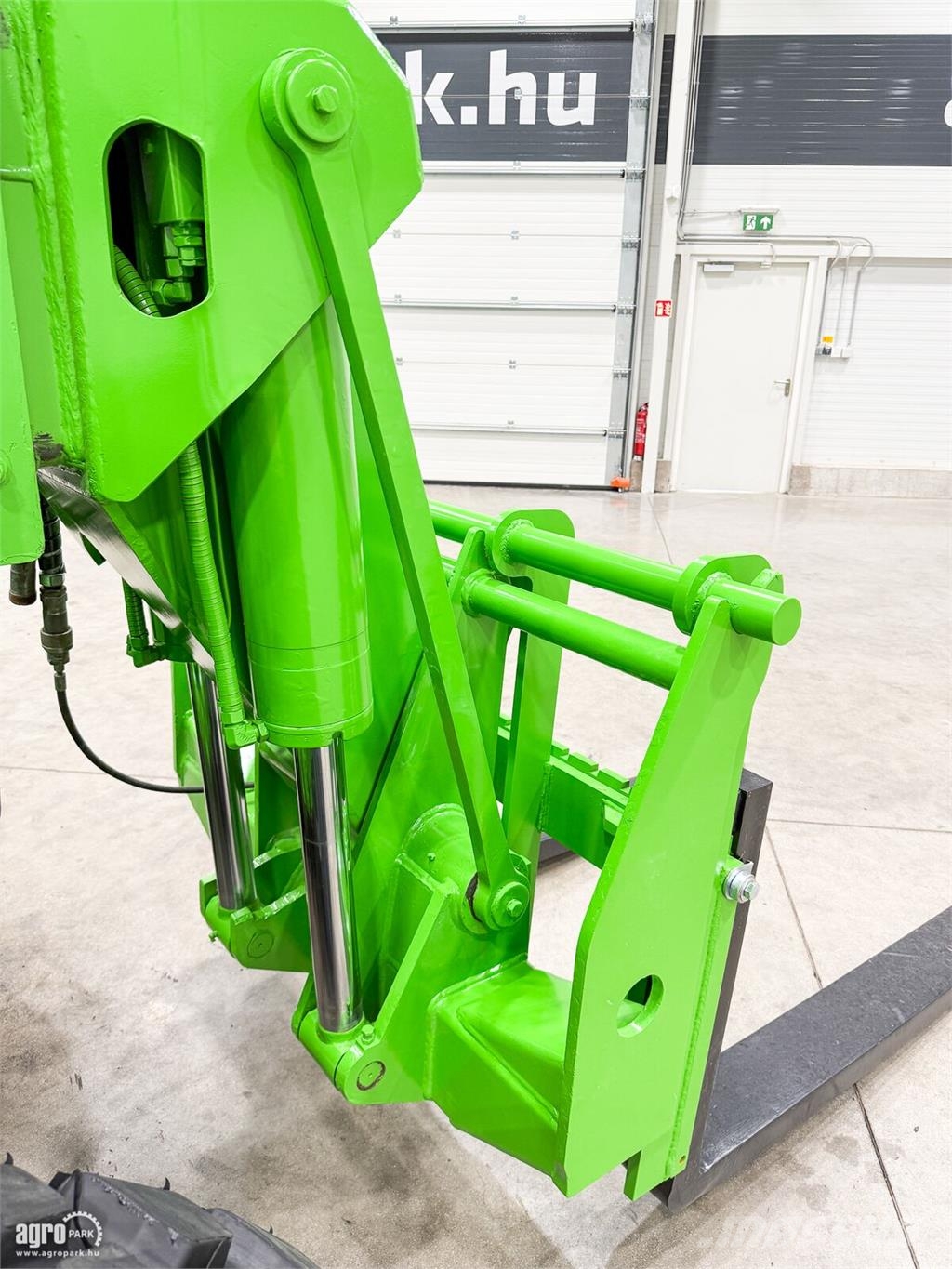 Merlo P101.10 HM 10 méteres emelési magasság, 10.000 kg  Телескопични товарачи за селското стопанство