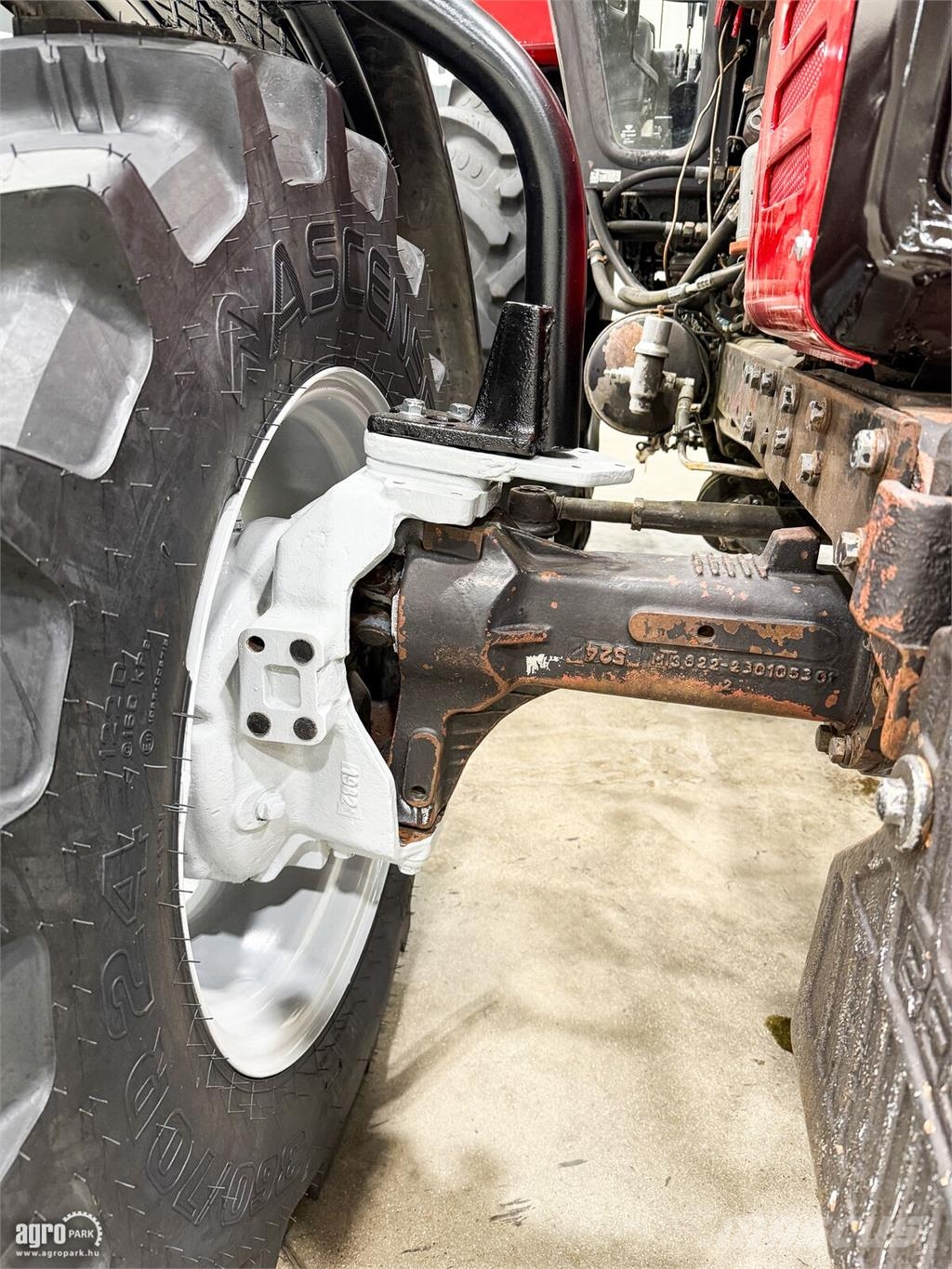 MTZ 820.2 egyenes híd, piros rendszám, 18.600 kg vonta Traktori