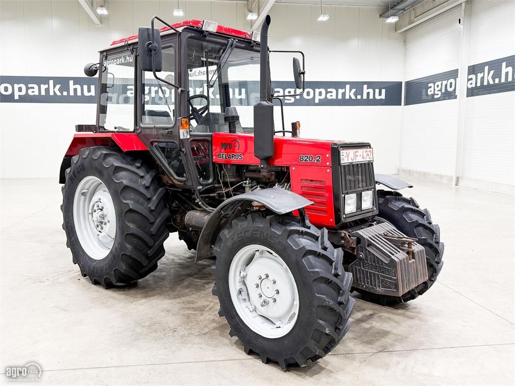 MTZ 820.2 egyenes híd, piros rendszám, 18.600 kg vonta Traktori