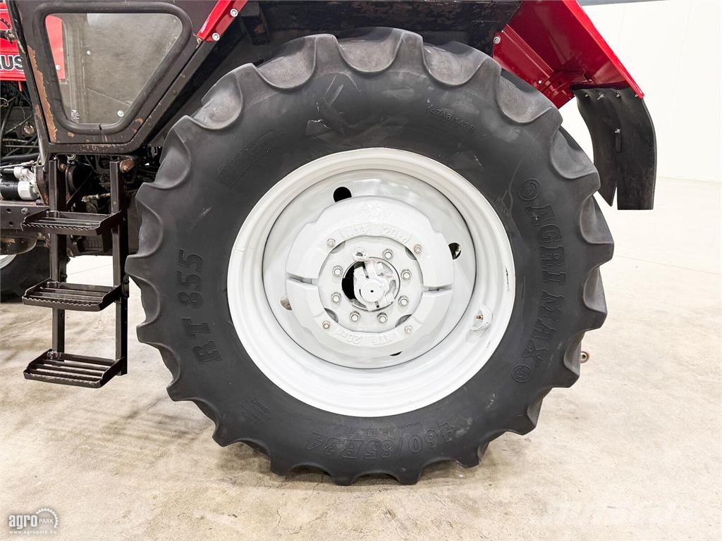MTZ 820.2 egyenes híd, piros rendszám, 18.600 kg vonta Traktori