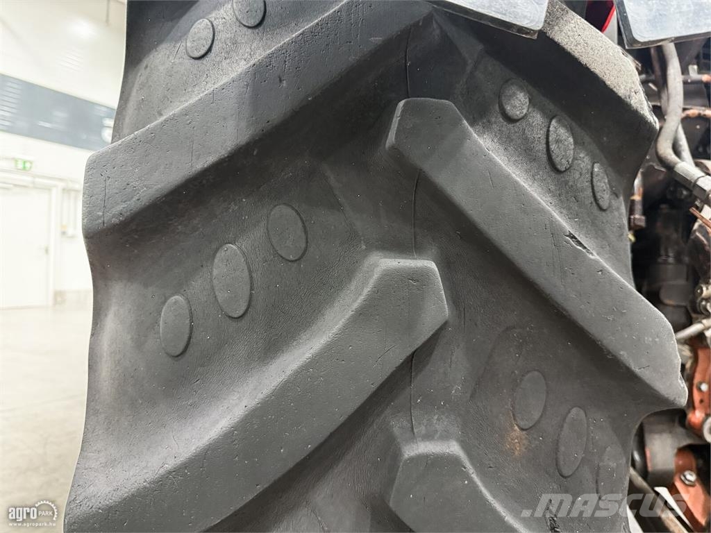 MTZ 820.2 egyenes híd, piros rendszám, 18.600 kg vonta Traktori