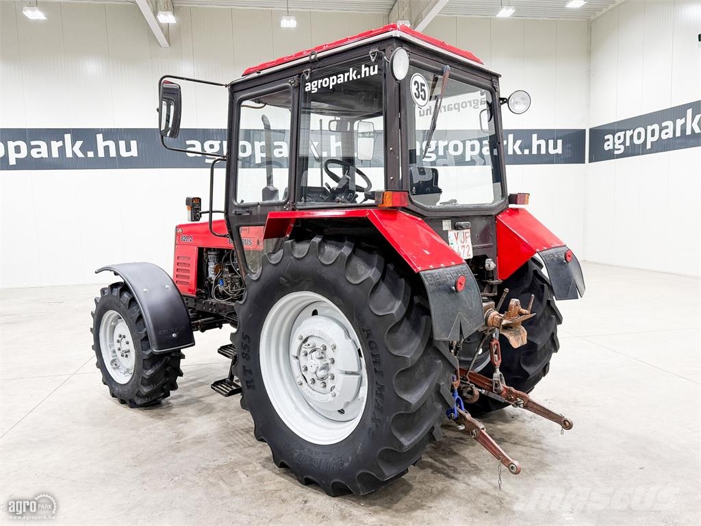 MTZ 820.2 egyenes híd, piros rendszám, 18.600 kg vonta Traktori