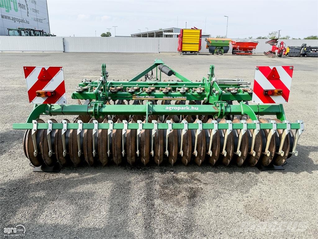 Simba X-Press 3.0 3 m függesztett rövidtárcsa, 2 tárcsas زحافات ساحقة