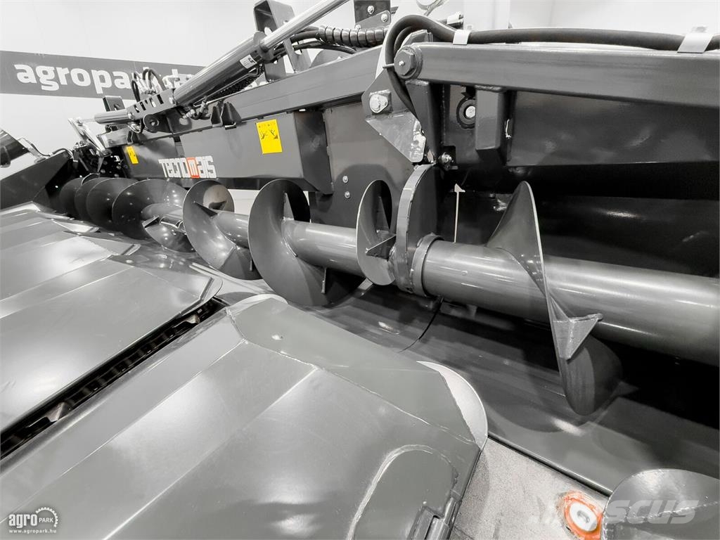 Tecnomais TMRP2 6R-F kukorica adapter, 6 soros, csukható, Cl 聯合收割機頭