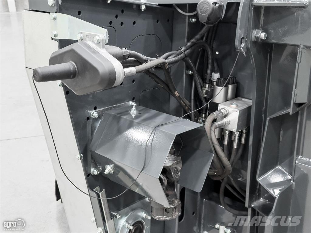 Tecnomais TMRP2 6R-F kukorica adapter, 6 soros, csukható, Cl 聯合收割機頭