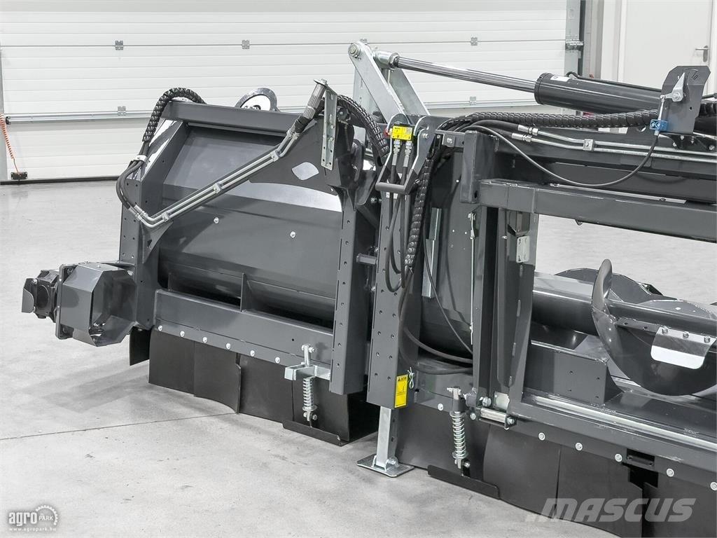 Tecnomais TMRP4 8R-F 8 soros, csukható vázas kukorica adapte 聯合收割機頭