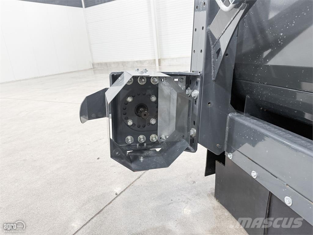 Tecnomais TMRP4 8R-F 8 soros, csukható vázas kukorica adapte 聯合收割機頭