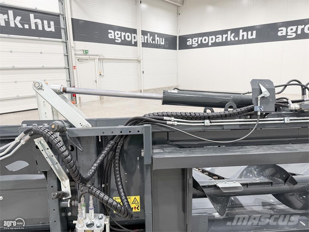 Tecnomais TMRP4 8R-F 8 soros, csukható vázas kukorica adapte 聯合收割機頭