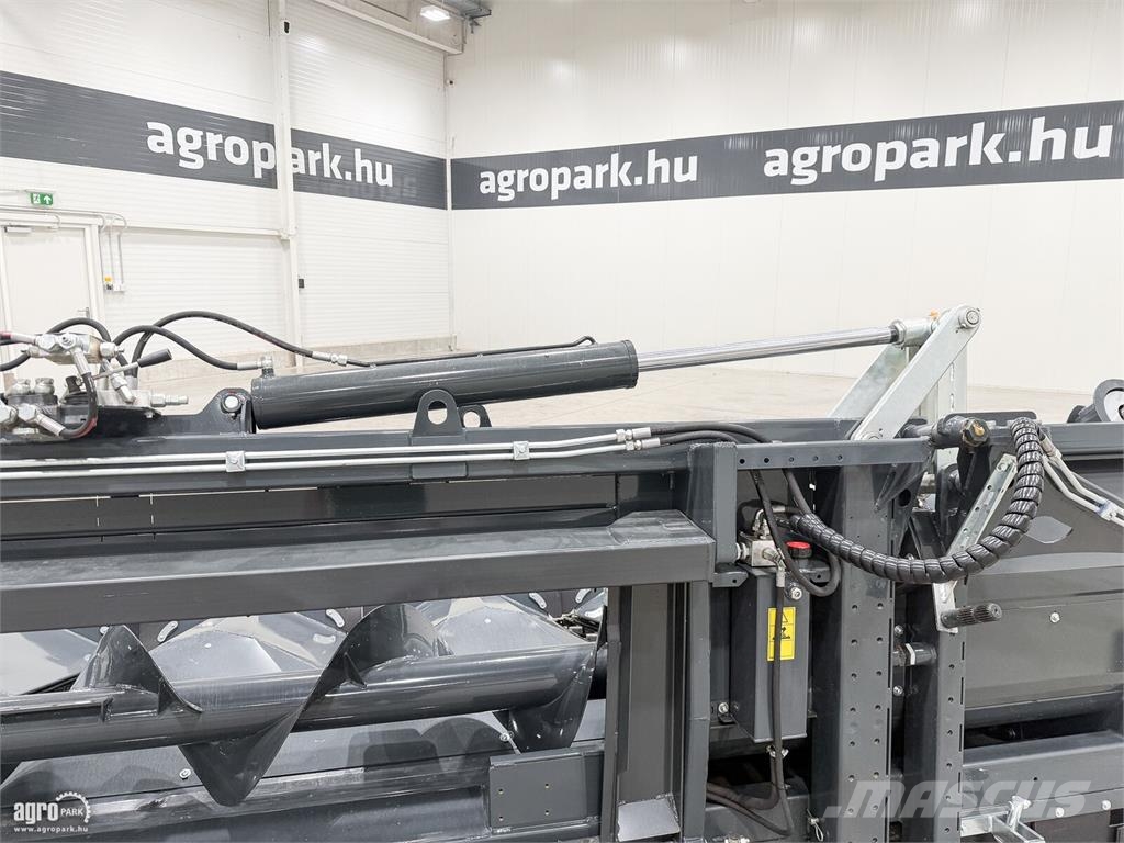 Tecnomais TMRP4 8R-F 8 soros, csukható vázas kukorica adapte 聯合收割機頭