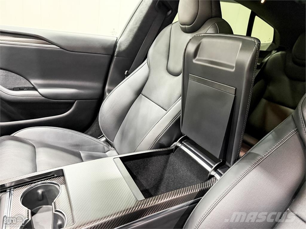 Tesla Model S Plaid sérülésmentes, gyári garanciás, 1020 Автомобілі