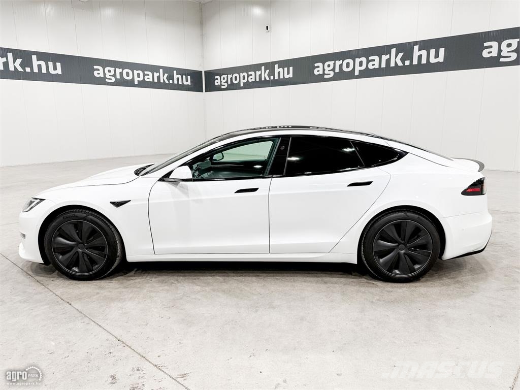 Tesla Model S Plaid sérülésmentes, gyári garanciás, 1020 Автомобілі