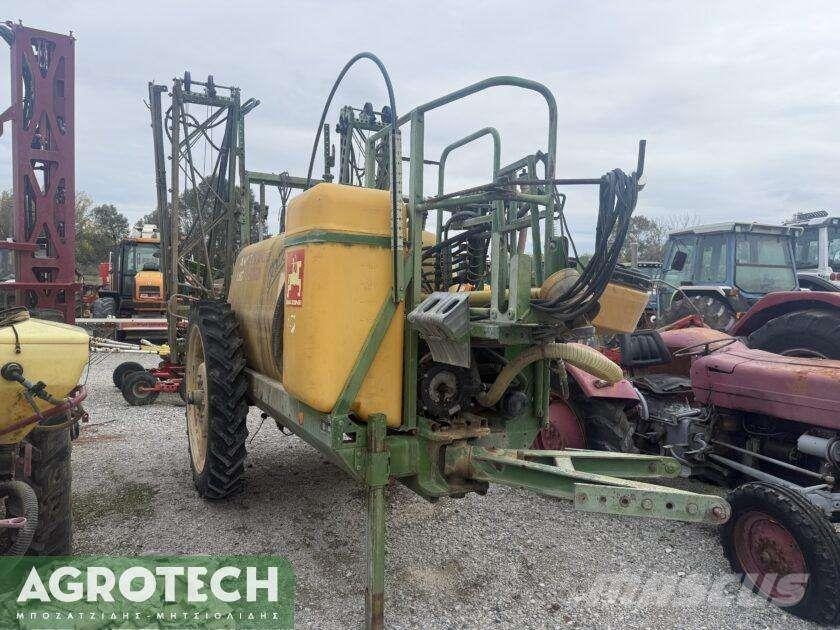 Amazone UG 2200 Traktoren