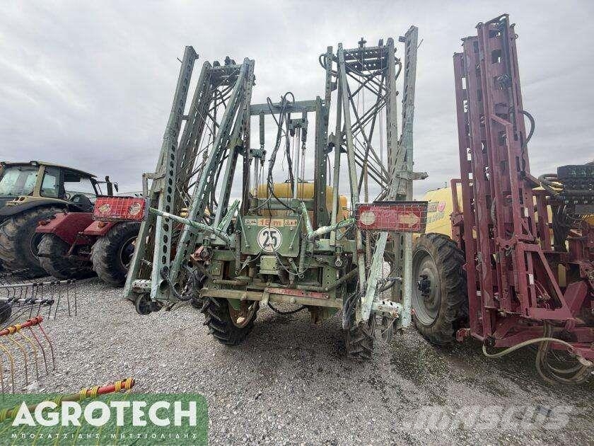 Amazone UG 2200 Traktoren
