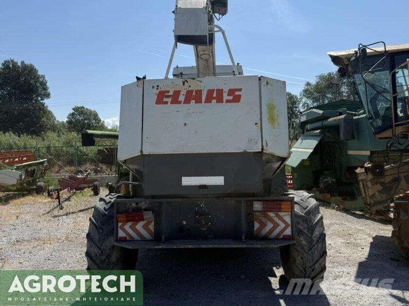 CLAAS JAGUAR 880 الجرارات