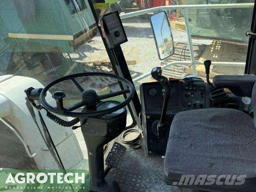 CLAAS JAGUAR 880 الجرارات