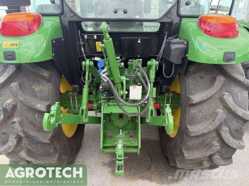 John Deere 5075E الجرارات