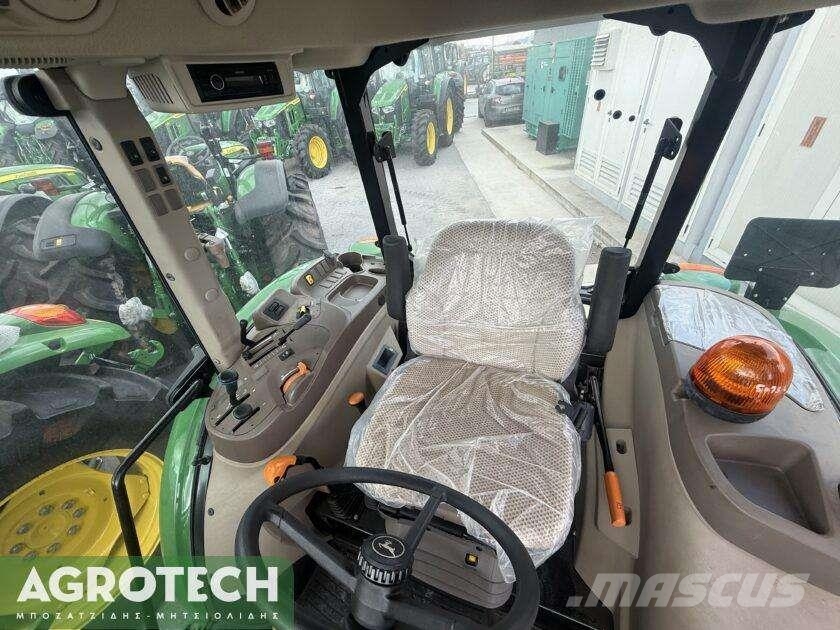 John Deere 5075E الجرارات