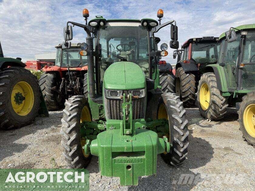 John Deere 5515R Τρακτέρ