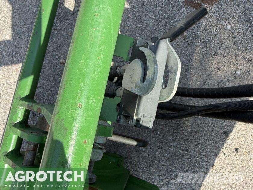 John Deere 6120R + 643R الجرارات