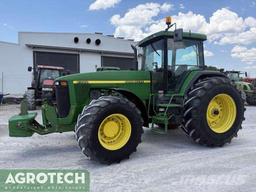 John Deere 8300 Traktori