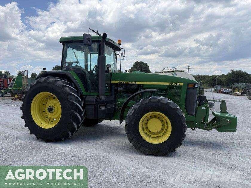 John Deere 8300 Traktori