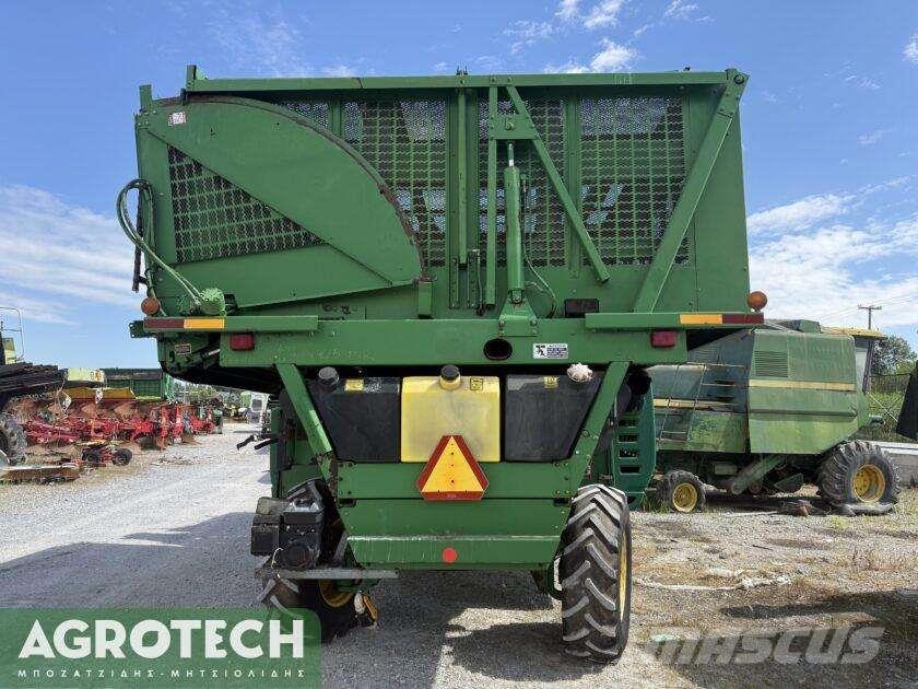 John Deere 9996 الجرارات
